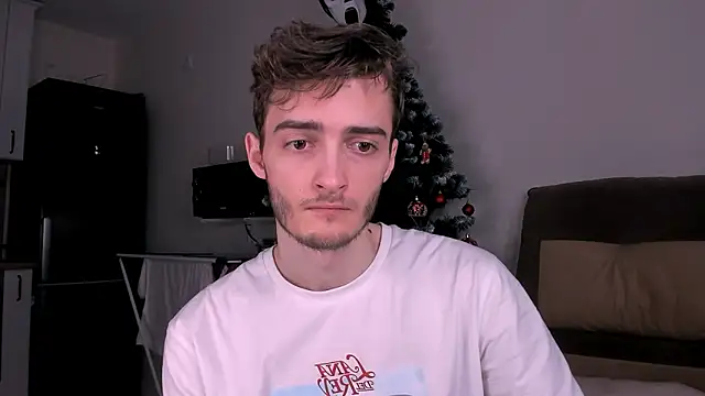 Snapshot of spider____man chatting on December 21, 2025, 5:25 pm spider man online show from December 21, 2025, 5:25 pm