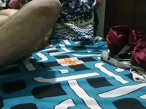 Roshani hoty online show from October 18, 2025, 6:10 pm