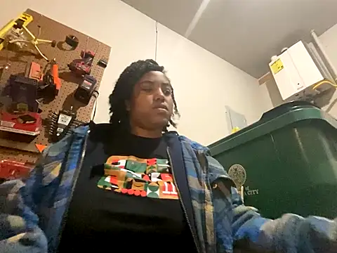 Snapshot of princesslivv chatting on November 25, 2025, 12:00 am princesslivv online show from November 25, 2025, 12:00 am