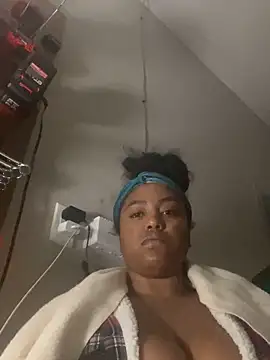 Snapshot of princesslivv chatting on October 29, 2025, 8:24 am princesslivv online show from October 29, 2025, 8:24 am