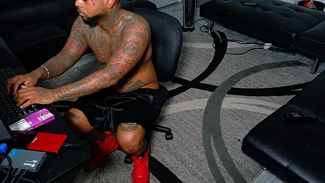 SLANGONDEMHOES online show from April 5, 2026, 7:48 am