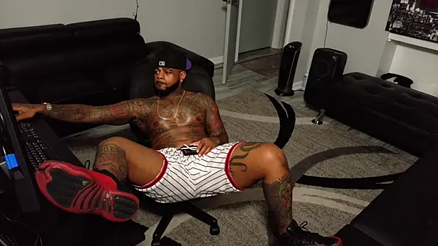 SLANGONDEMHOES online show from February 3, 2026, 10:26 pm