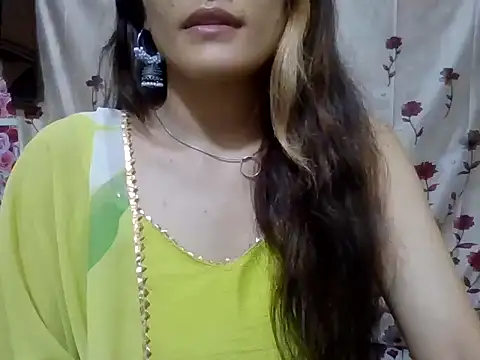 Amira90 online show from October 15, 2025, 5:32 pm