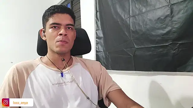 jonhsebastiann online show from January 8, 2026, 4:18 am