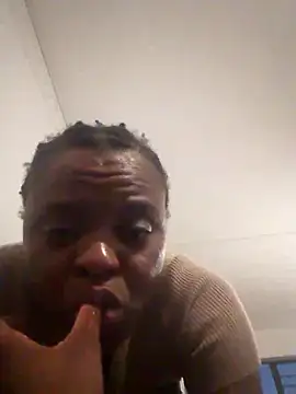 Angel Kitty96 online show from November 16, 2025, 5:06 pm