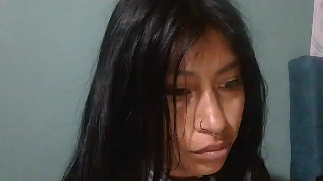 Snapshot of Pocahontas_tw chatting on December 5, 2025, 12:48 pm Pocahontas tw online show from December 5, 2025, 12:48 pm