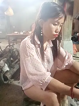 Snapshot of rubi_bae chatting on April 24, 2026, 12:45 am rubi bae online show from April 24, 2026, 12:45 am