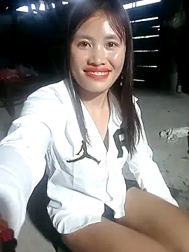 Snapshot of rubi_bae chatting on May 4, 2026, 11:24 am rubi bae online show from May 4, 2026, 11:24 am