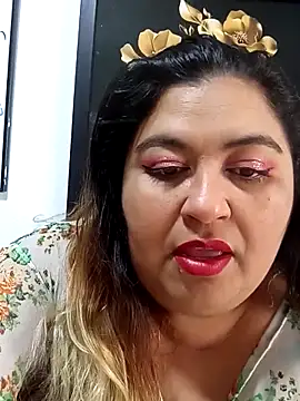 Snapshot of curvy_diva_ chatting on October 5, 2025, 11:56 am curvy diva online show from October 5, 2025, 11:56 am