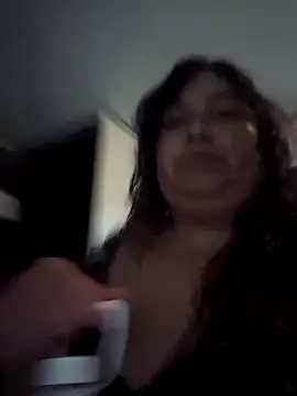 curvy diva  online show from April 15, 2026, 10:21 am