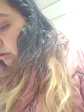 Snapshot of curvy_diva_ chatting on November 20, 2025, 10:31 pm curvy diva online show from November 20, 2025, 10:31 pm