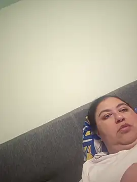 Snapshot of curvy_diva_ chatting on October 2, 2025, 11:30 pm curvy diva online show from October 2, 2025, 11:30 pm