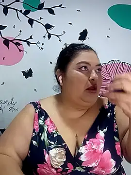 Snapshot of curvy_diva_ chatting on October 3, 2025, 11:34 am curvy diva online show from October 3, 2025, 11:34 am