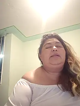 Snapshot of curvy_diva_ chatting on November 27, 2025, 11:49 pm curvy diva online show from November 27, 2025, 11:49 pm