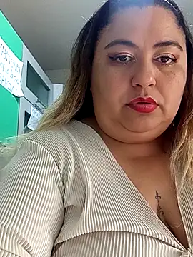 Snapshot of curvy_diva_ chatting on September 27, 2025, 12:22 pm curvy diva online show from September 27, 2025, 12:22 pm