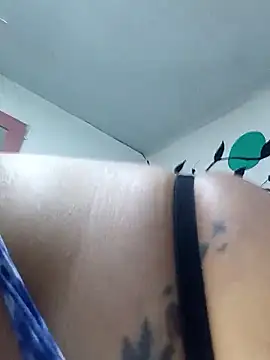 Snapshot of curvy_diva_ chatting on October 10, 2025, 11:11 am curvy diva online show from October 10, 2025, 11:11 am