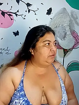 Snapshot of curvy_diva_ chatting on November 16, 2025, 8:30 am curvy diva online show from November 16, 2025, 8:30 am