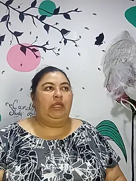 Snapshot of curvy_diva_ chatting on November 2, 2025, 9:14 am curvy diva online show from November 2, 2025, 9:14 am