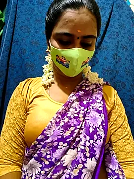 mini-queen online show from November 22, 2025, 3:00 pm