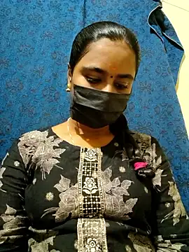 mini-queen online show from December 17, 2025, 11:26 am