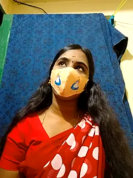 mini-queen online show from November 3, 2025, 12:31 pm