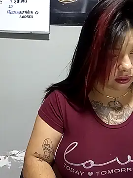 Snapshot of snow_belle chatting on October 2, 2025, 11:30 pm snow belle online show from October 2, 2025, 11:30 pm