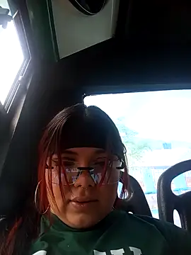 Snapshot of snow_belle chatting on October 6, 2025, 8:09 pm snow belle online show from October 6, 2025, 8:09 pm
