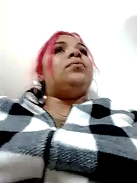 snow belle online show from February 16, 2026, 1:26 am