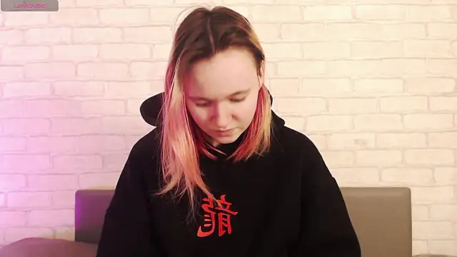 Ericha Stone online show from March 13, 2026, 1:32 am