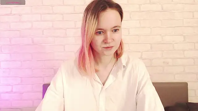 Ericha Stone online show from March 25, 2026, 1:28 am