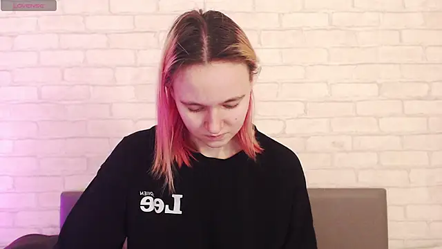 Snapshot of Ericha_Stone chatting on January 10, 2026, 1:23 am Ericha Stone online show from January 10, 2026, 1:23 am