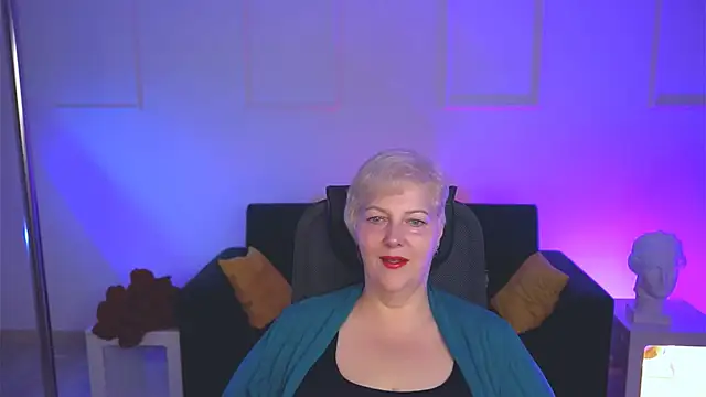 Snapshot of MaryMogan chatting on September 12, 2025, 6:13 am MaryMogan online show from September 12, 2025, 6:13 am