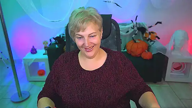 Snapshot of MaryMogan chatting on October 24, 2025, 4:11 am MaryMogan online show from October 24, 2025, 4:11 am