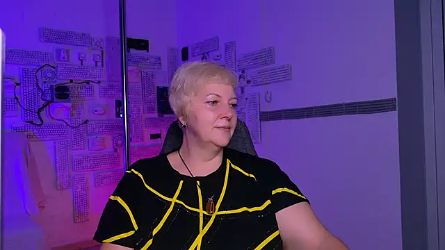Snapshot of MaryMogan chatting on September 9, 2025, 8:24 am MaryMogan online show from September 9, 2025, 8:24 am