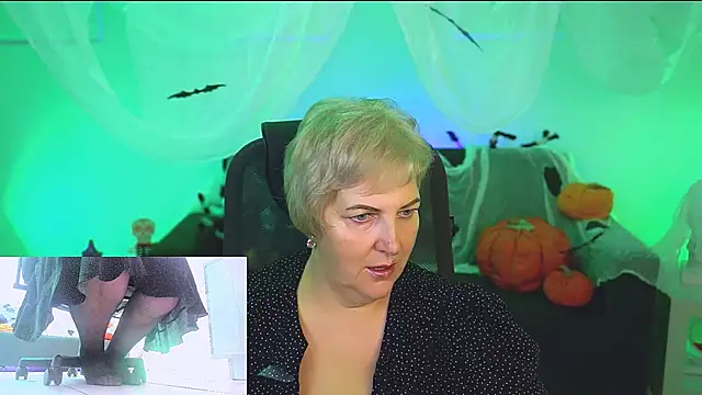 Snapshot of MaryMogan chatting on October 21, 2025, 4:12 am MaryMogan online show from October 21, 2025, 4:12 am