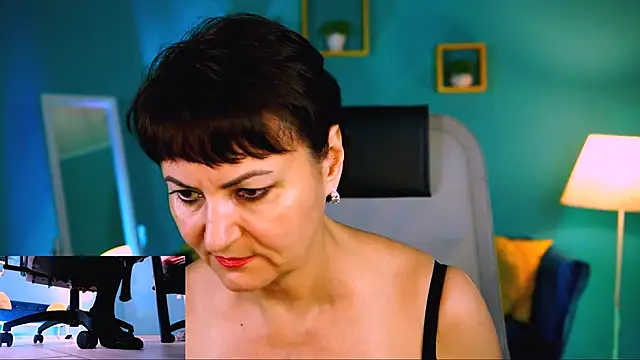 HelenBeler online show from November 18, 2025, 5:11 am