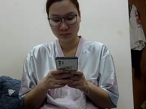 Snapshot of Kiko_sunflower chatting on February 28, 2025, 6:32 am Kiko sunflower online show from February 28, 2025, 6:32 am