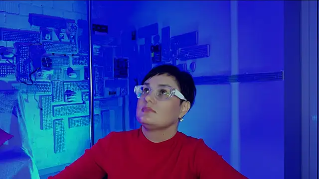 LauraDavidsons online show from October 10, 2025, 5:25 pm