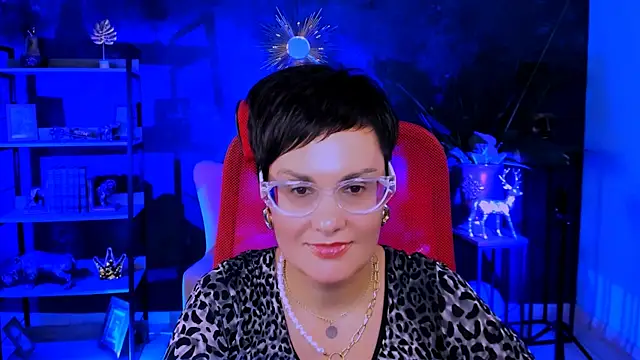 LauraDavidsons online show from November 28, 2025, 1:11 pm