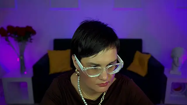 LauraDavidsons online show from November 22, 2025, 8:08 pm