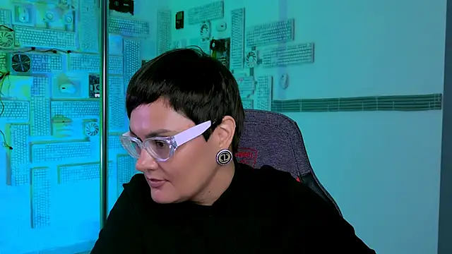 LauraDavidsons online show from September 28, 2025, 4:03 pm