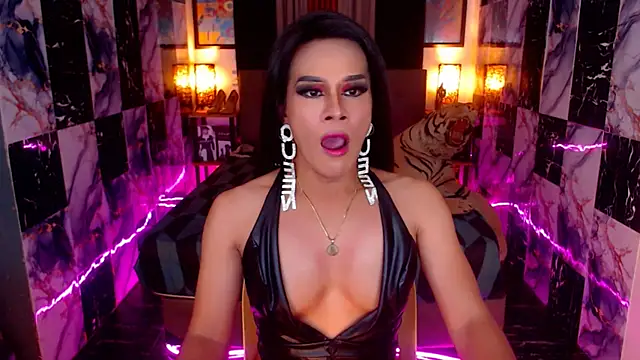 Snapshot of ElegantKellyTS chatting on November 15, 2025, 7:40 pm ElegantKellyTS online show from November 15, 2025, 7:40 pm