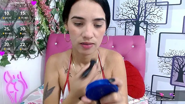 vanesa19  online show from October 17, 2025, 1:35 pm
