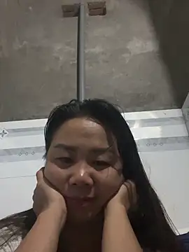 Snapshot of Binjt chatting on October 15, 2025, 11:02 pm Binjt online show from October 15, 2025, 11:02 pm