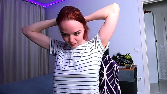 JanetShy online show from October 22, 2025, 7:08 am