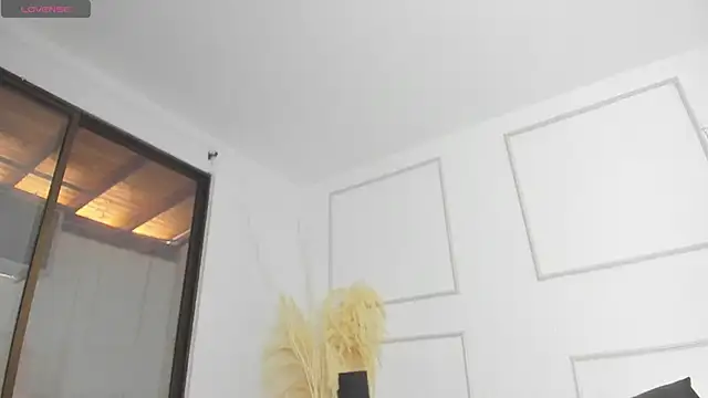 Emilywillis8 online show from November 3, 2025, 1:15 pm