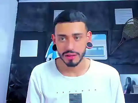 Snapshot of rolo_martinez chatting on September 14, 2025, 12:44 am rolo martinez online show from September 14, 2025, 12:44 am
