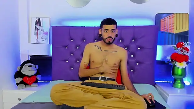 Snapshot of rolo_martinez chatting on September 19, 2025, 8:13 pm rolo martinez online show from September 19, 2025, 8:13 pm