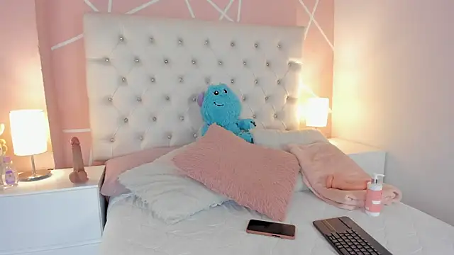 Viictoriia Lopez online show from November 29, 2025, 1:00 pm