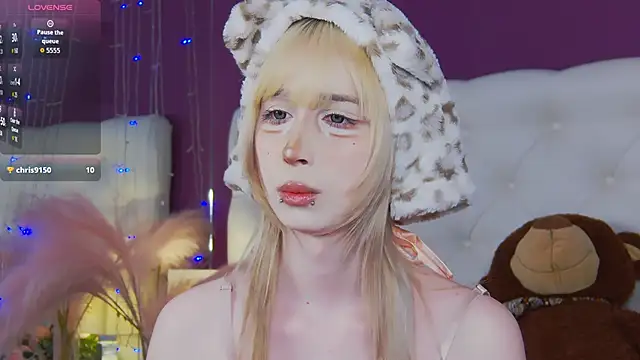 cutetomie online show from April 11, 2026, 9:40 pm